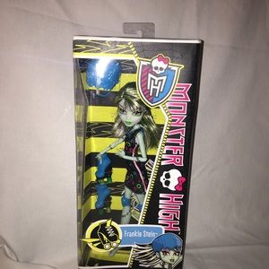 Monster High, Frankie Stein Skultimate Roller maze. NIB